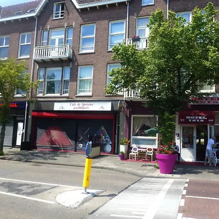 Isis Hotel