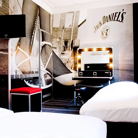Hotel Backstage 2*