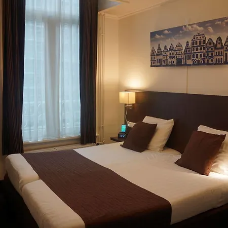 Nes Hotel