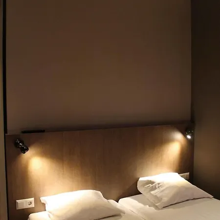 Aston Hotel
