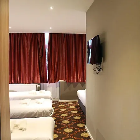 Aston Hotel