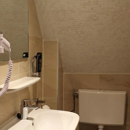 Hotel Aston 2*
