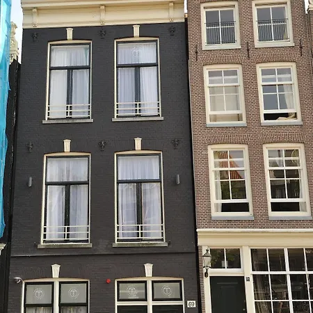 Tourist One Hotel