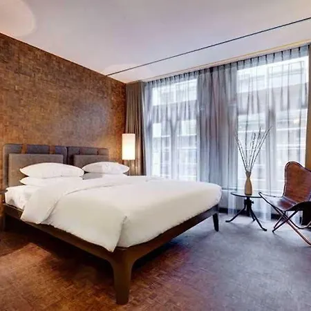 V Nesplein Hotel