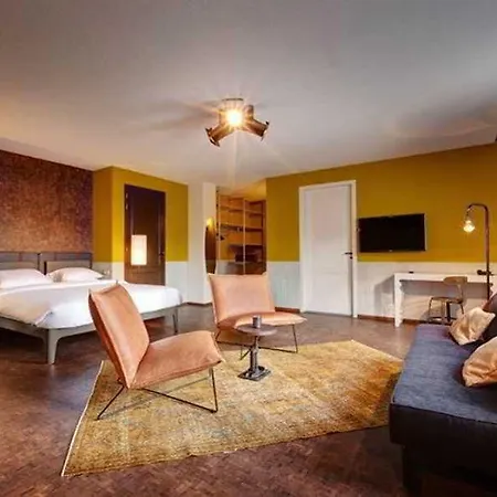 V Nesplein Hotel