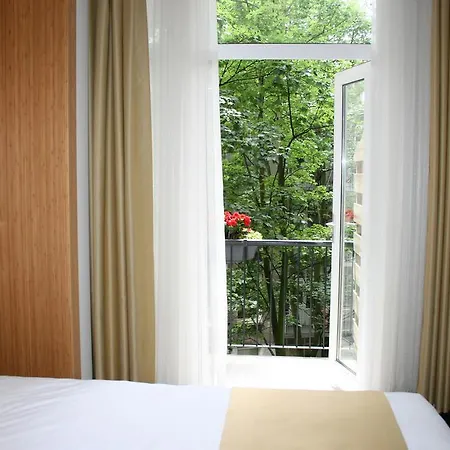 Larende Hotel 3*