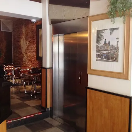Hotel Budget Season Star