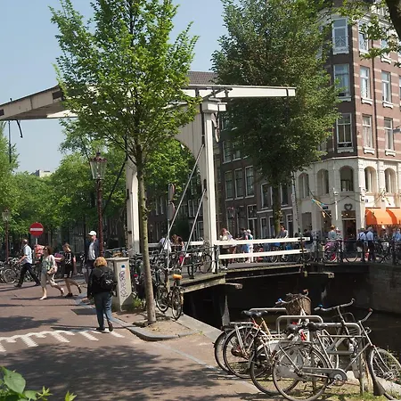 Rembrandtplein Hotel