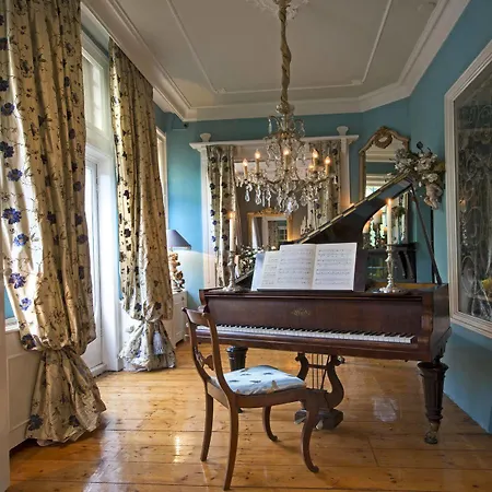 فندق مبيت وإفطار Breitner House 5*