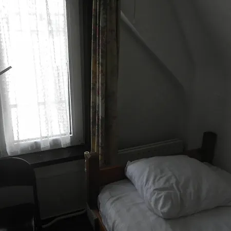 Hotel Crown *