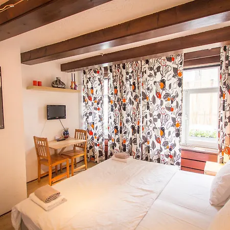 Green Apple Holiday - Lijnbaansgracht Bed & Breakfast *