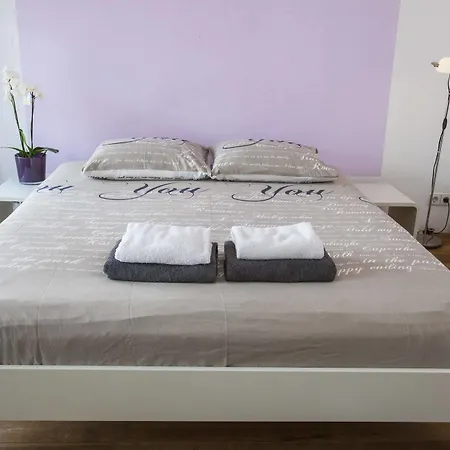 Couette-café Kuwadro Centrum 2*