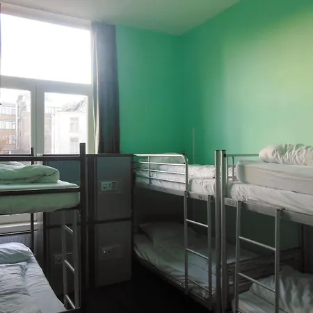 Sleep-inn Hostel *