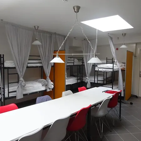 Sleep-inn Hostel *