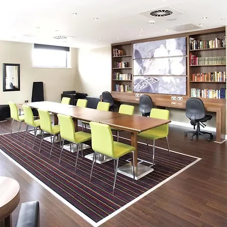 Hampton By Hilton Arena Boulevard Hotel 3*