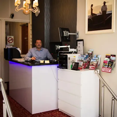Hotel Downtown 2*
