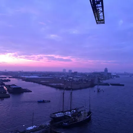 Crane Faralda Hotel Amsterdam