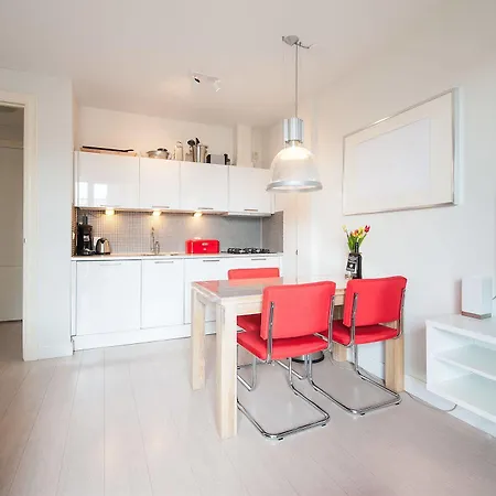 Apartment Short Group Dapper Market Serviced *