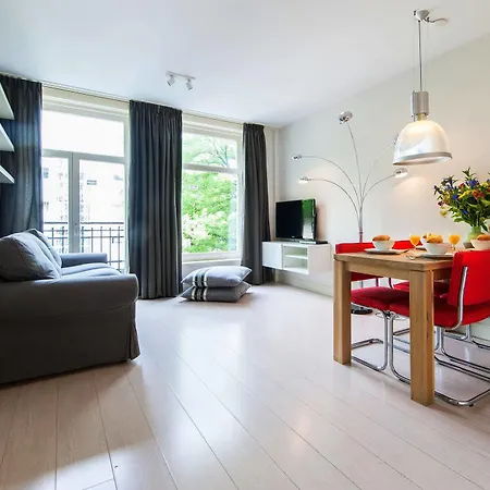 Apartment Short Group Dapper Market Serviced