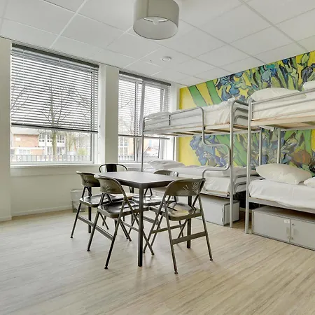 Hostel Dutchies