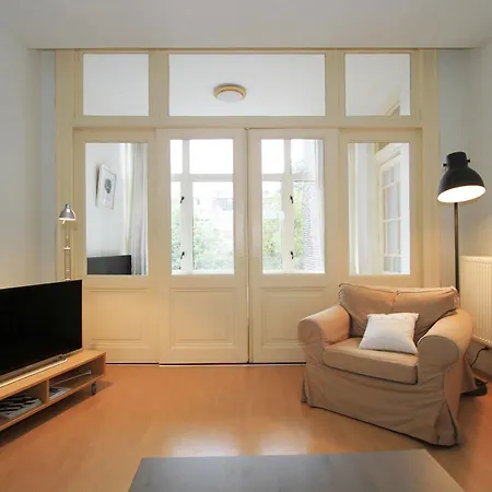 Nassau Canal Bed & Breakfast Amsterdam