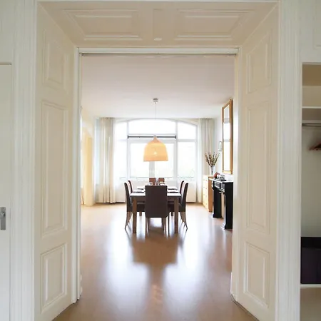 Nassau Canal Bed & Breakfast Amsterdam