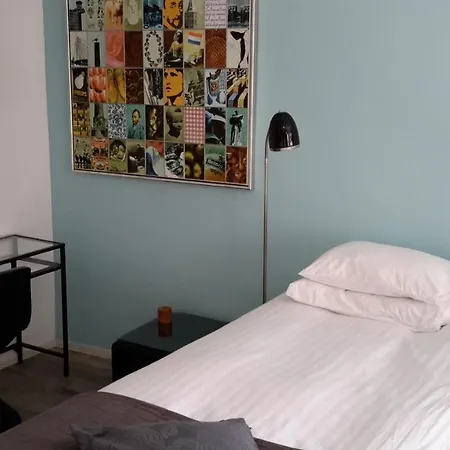 Westviolet Bed and Breakfast 2*