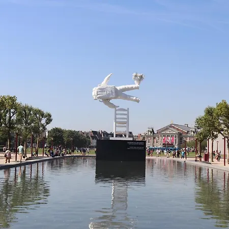 阿姆斯特丹安玛丽旅馆 旅馆 *