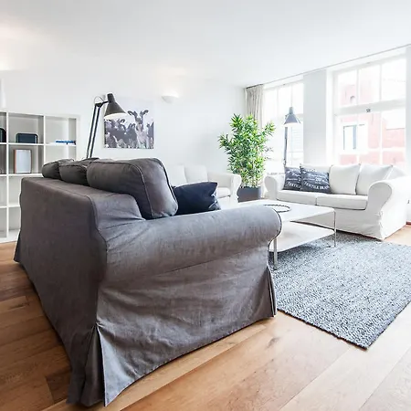 Short Group Staalmeesters Serviced * Amsterdam