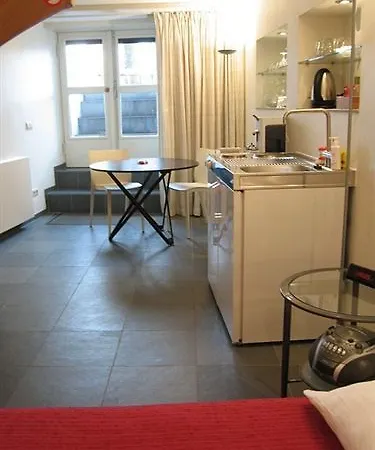 Canal Guest Амстердам