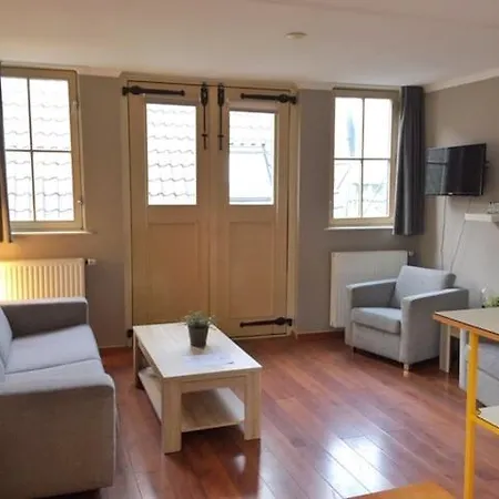 Bed & Breakfast Old City 3*