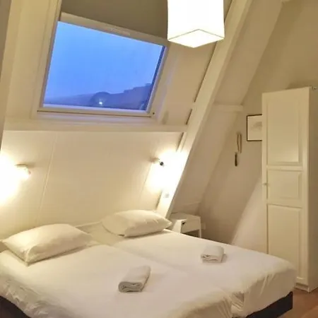 Bed & Breakfast Old City 3*