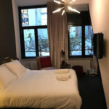 Flower Market Hotel 2*