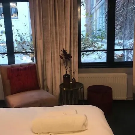 Flower Market Hotel 2*