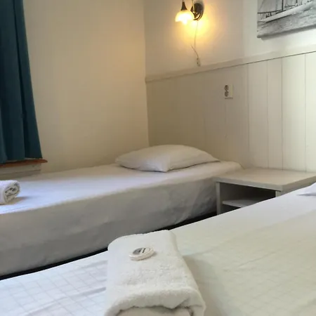 Euphemia Budget Old Canal Zone Albergue *