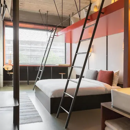 Volkshotel 3*