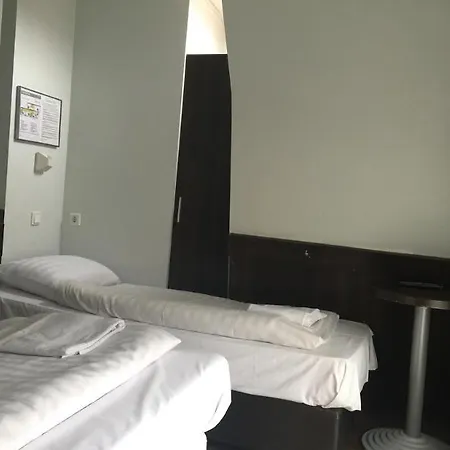 Damrak Hotel 3*