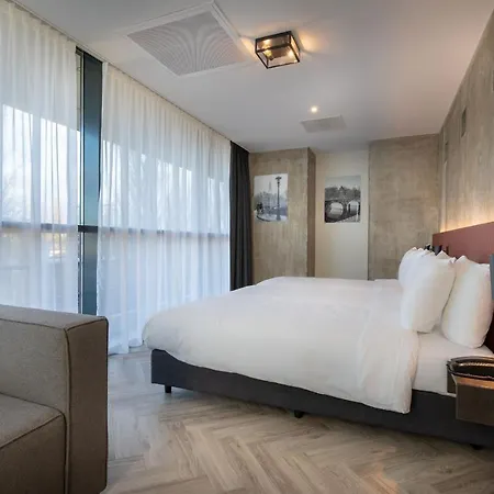 New Kit Hotel 3*