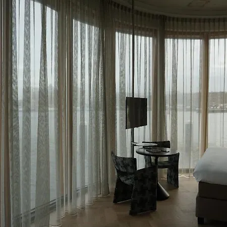 Pontsteiger 4*