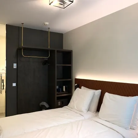 New Kit Hotel