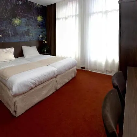 Gogh Hotel 3*