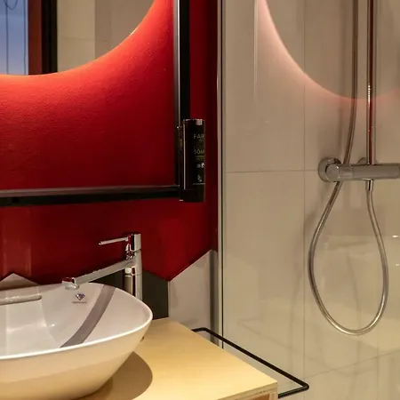 Via 4*