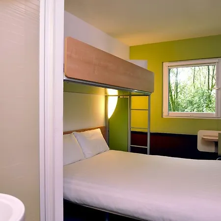 Ibis Budget Amsterdam Airport Hotel 2*