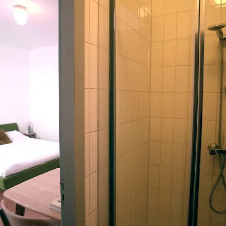 Bed & Breakfast The One Roomed 3*