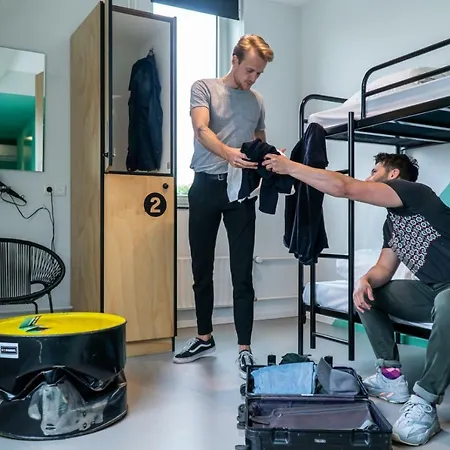 Via Amsterdam Hostal