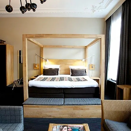 Catalonia Vondel 4*
