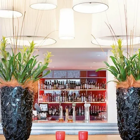 Hotel Moevenpick City Centre 4*