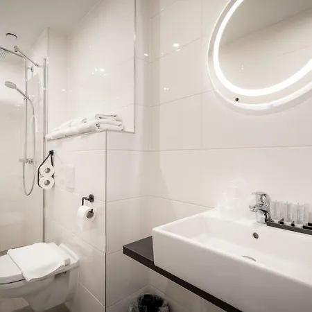 New Kit Hotel 3*