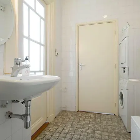 Spacious 4p Canal Amsterdam