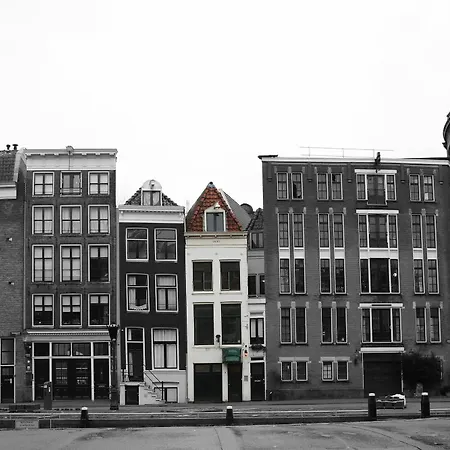 Canal View Hotel 2*